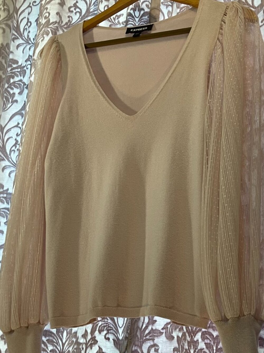 EXPRESS Medium Pale Pink V-Neck Sweater w/Sheer Shimmer PolkaDot Striped Sleeves - Picture 8 of 15